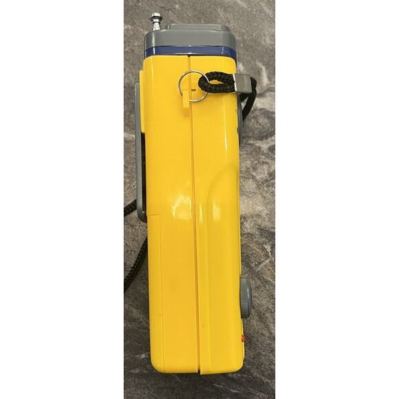 Vintage Yellow Ultronic Sports Pocket Radio with Antenna. TESTED Works! - Picture 2 of 5